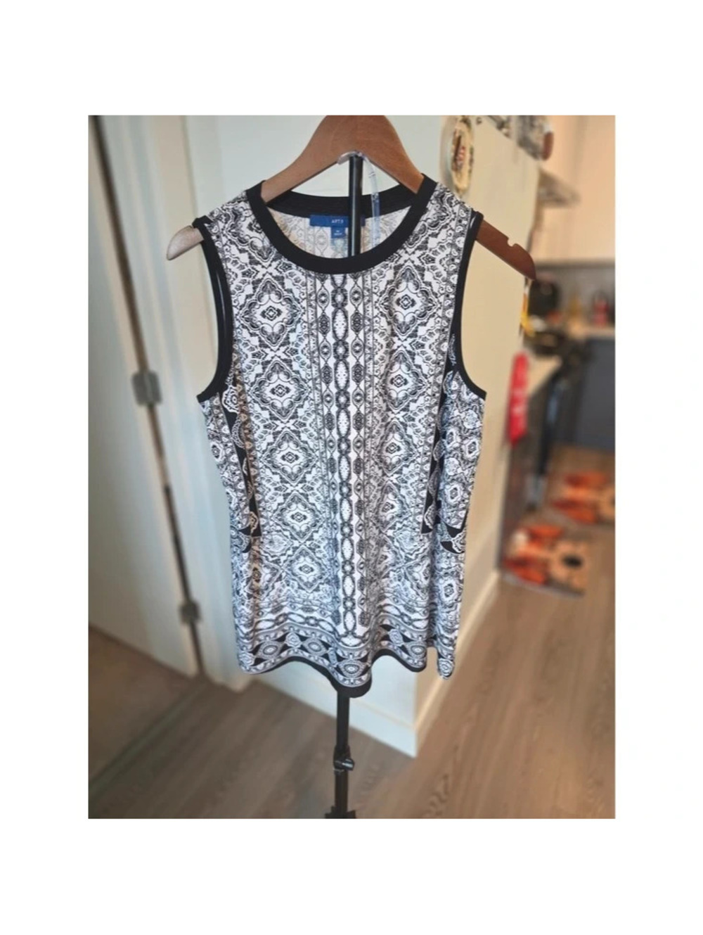 APT. 9 Black & White Sleeveless Patterned Tank Top